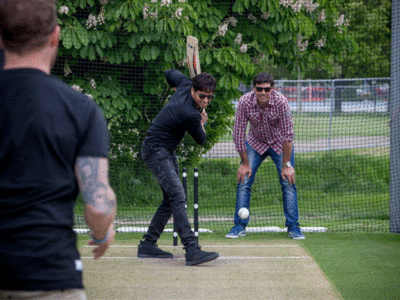 Sidharth Malhotra Posts Cricket Throwback with Fawad Khan