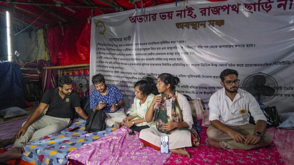 Jr Doctors Continue 324-Hour Hunger Strike