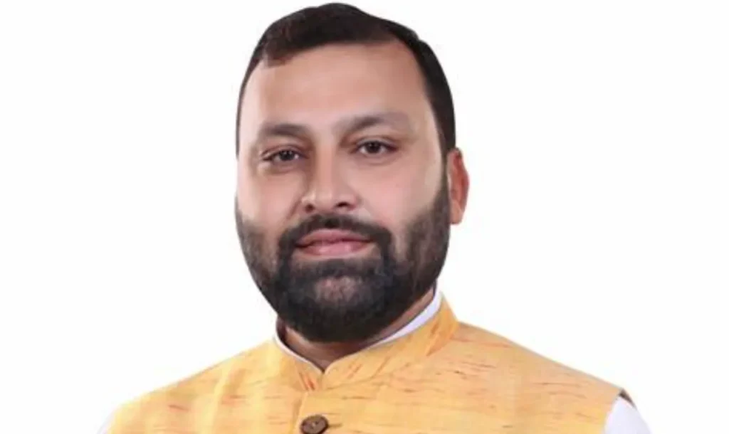 KVIC Hikes Khadi Wages on Gandhi Jayanti